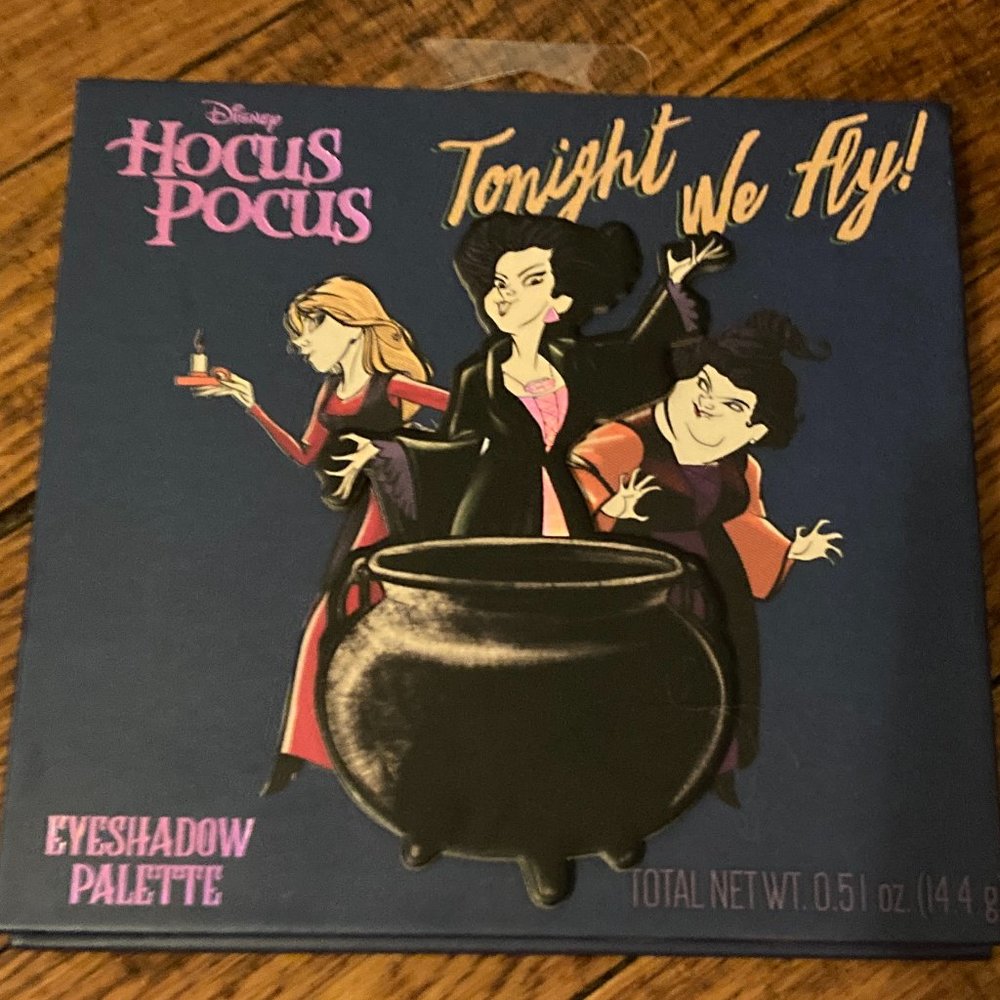 Hocus‎ Pocus Tonight We Fly Disney Official Eyeshadow Palette NWT Halloween
